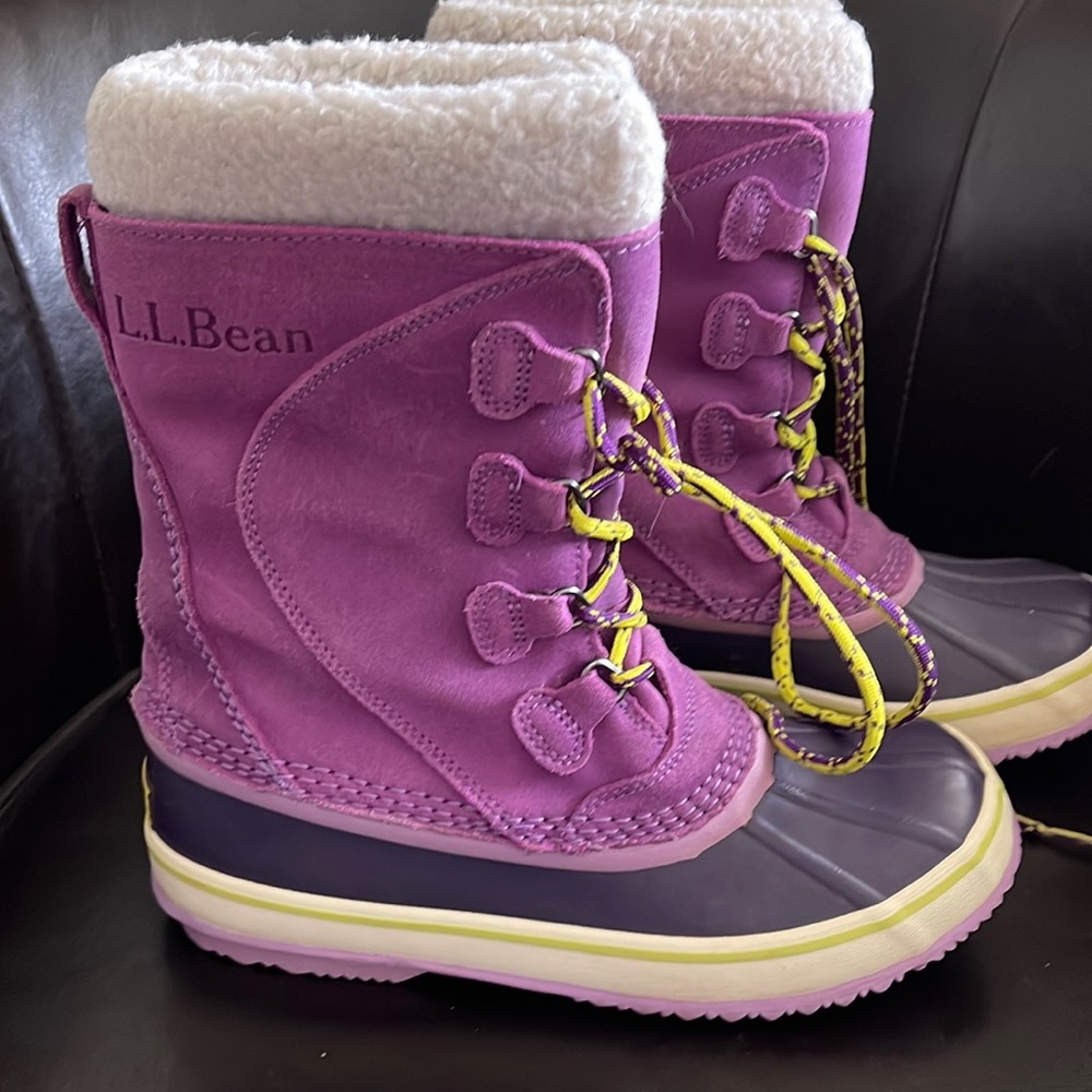 LL BEAN kids boots Size 4…worn x1!
